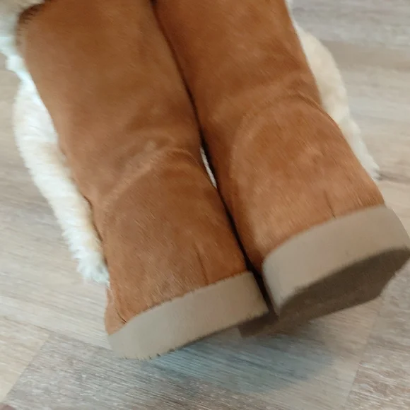 Women's Faux Suede Winter Boot with Faux Fur Trim - Tan - Picture 4 of 4